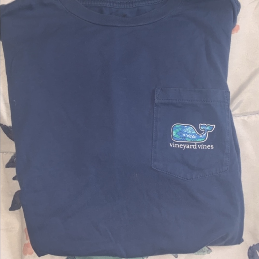 women’s vineyard vines tee